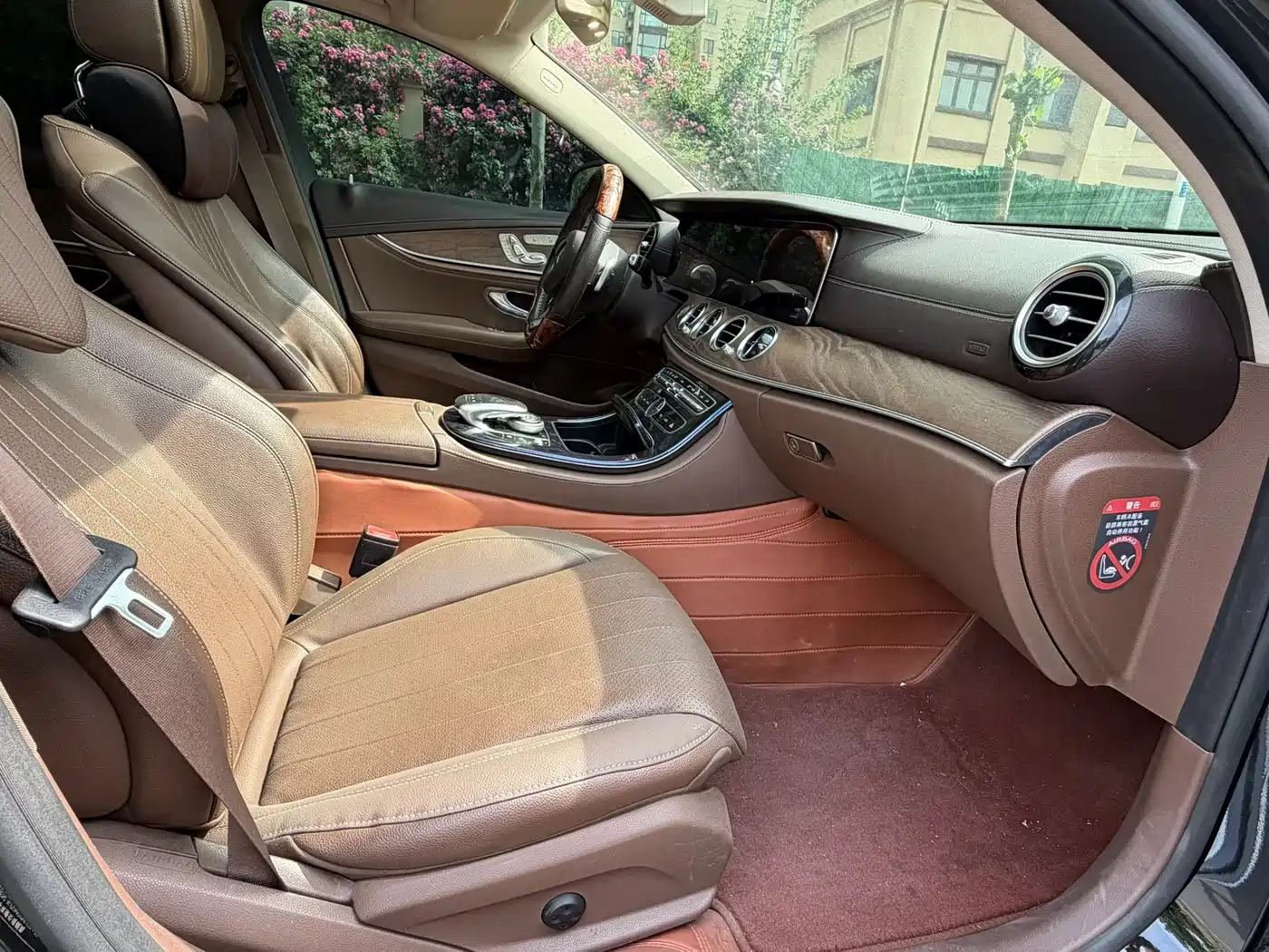 Mercedes-Benz E-Class 2016 E 300 L Luxury фото 4