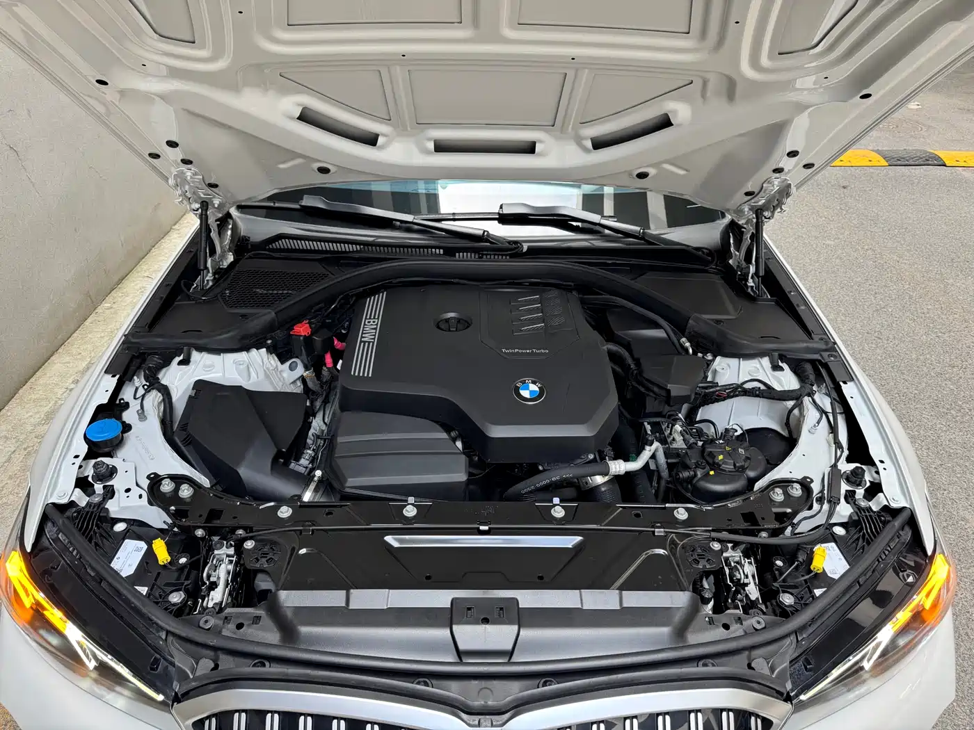 BMW 3 Series 2023 320Li M Sport Package фото 19