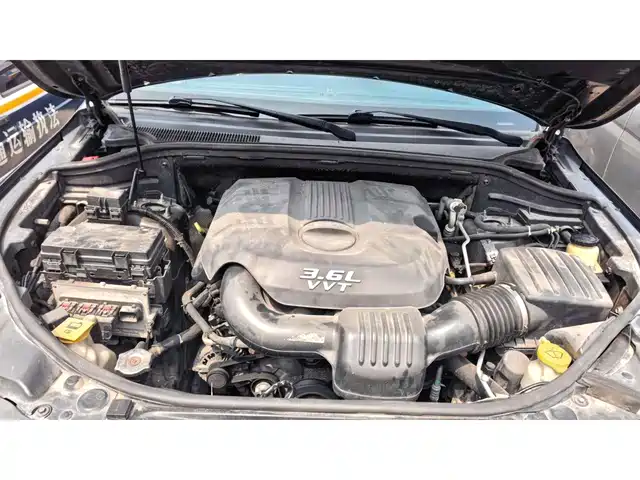 Jeep Grand Cherokee (Import) 2013 3.6L Navigation Luxury — фото 3