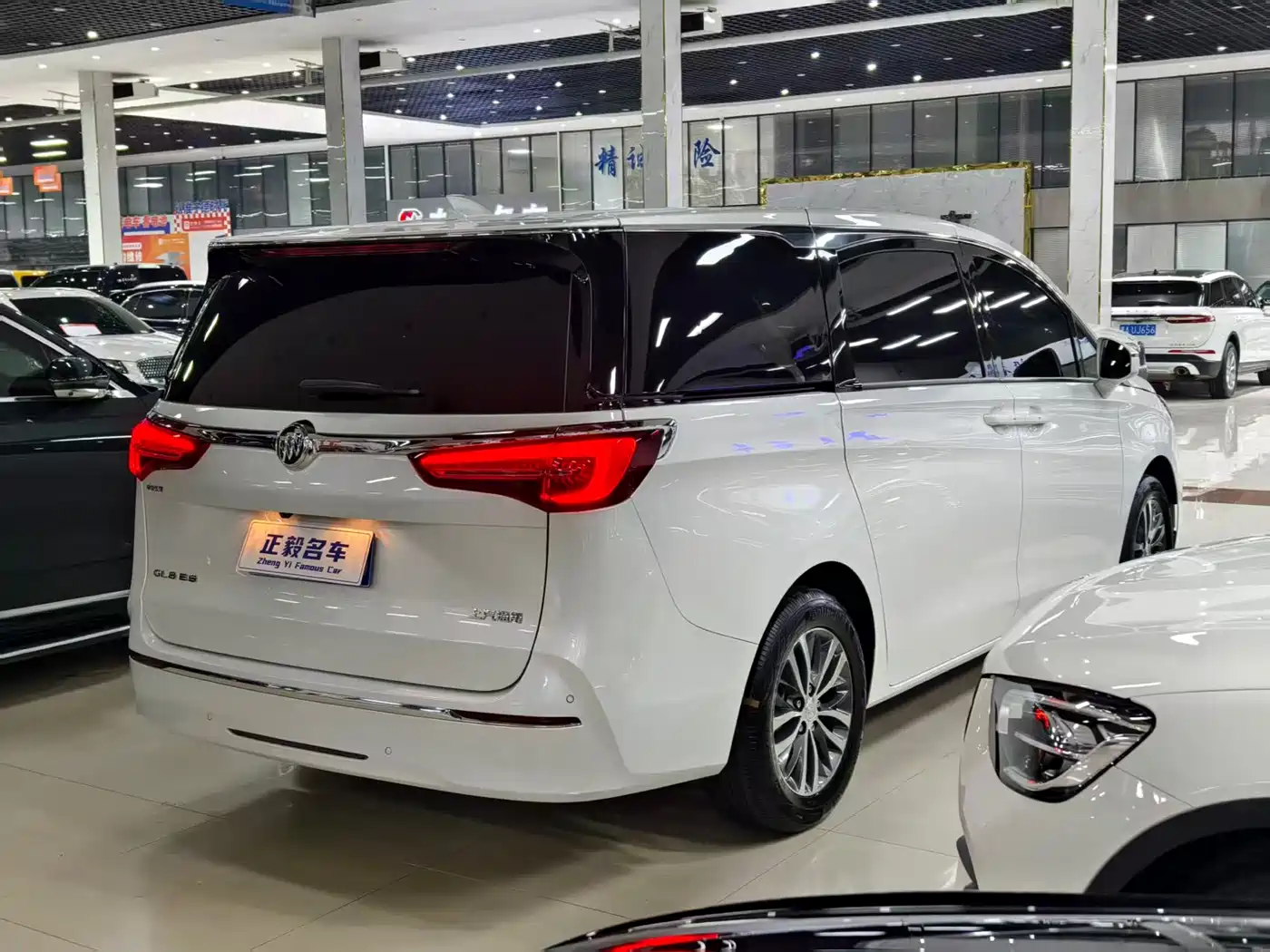 Buick GL8 2022 ES Landmark 653T Comfort фото 16