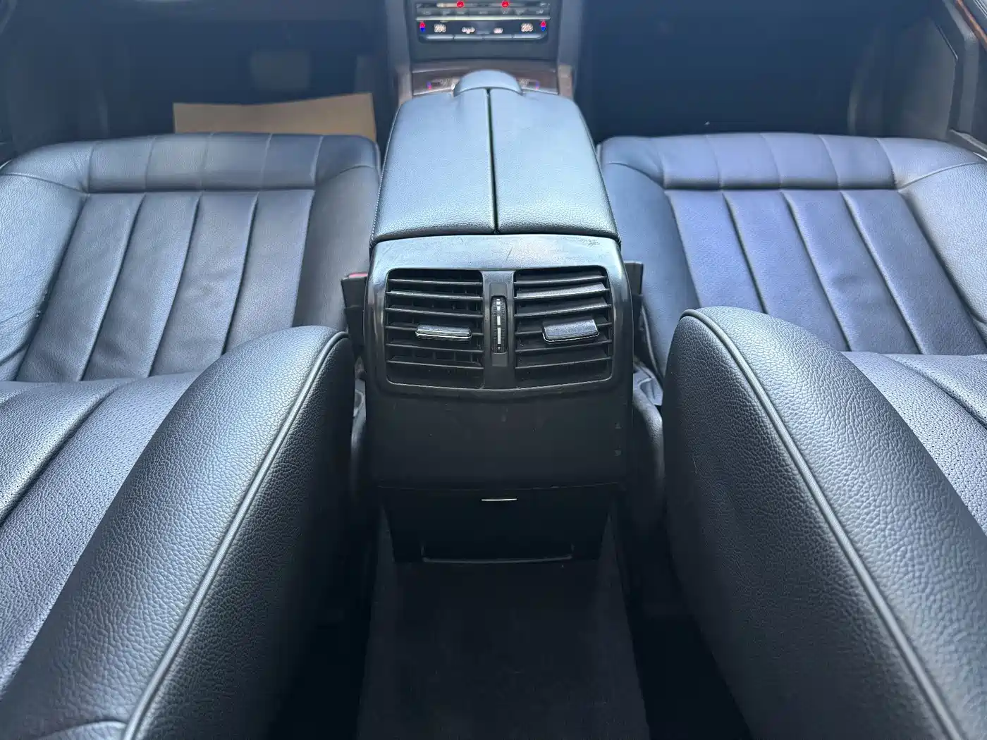 Mercedes-Benz E-Class 2015 E 260 L фото 18