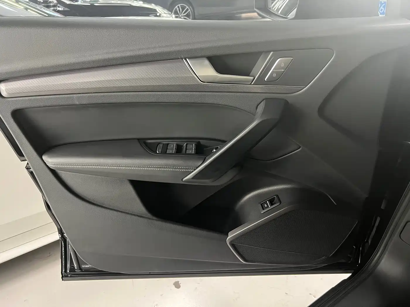 Audi Q5L 2024 Model 40 TFSI Luxury Dynamic фото 5