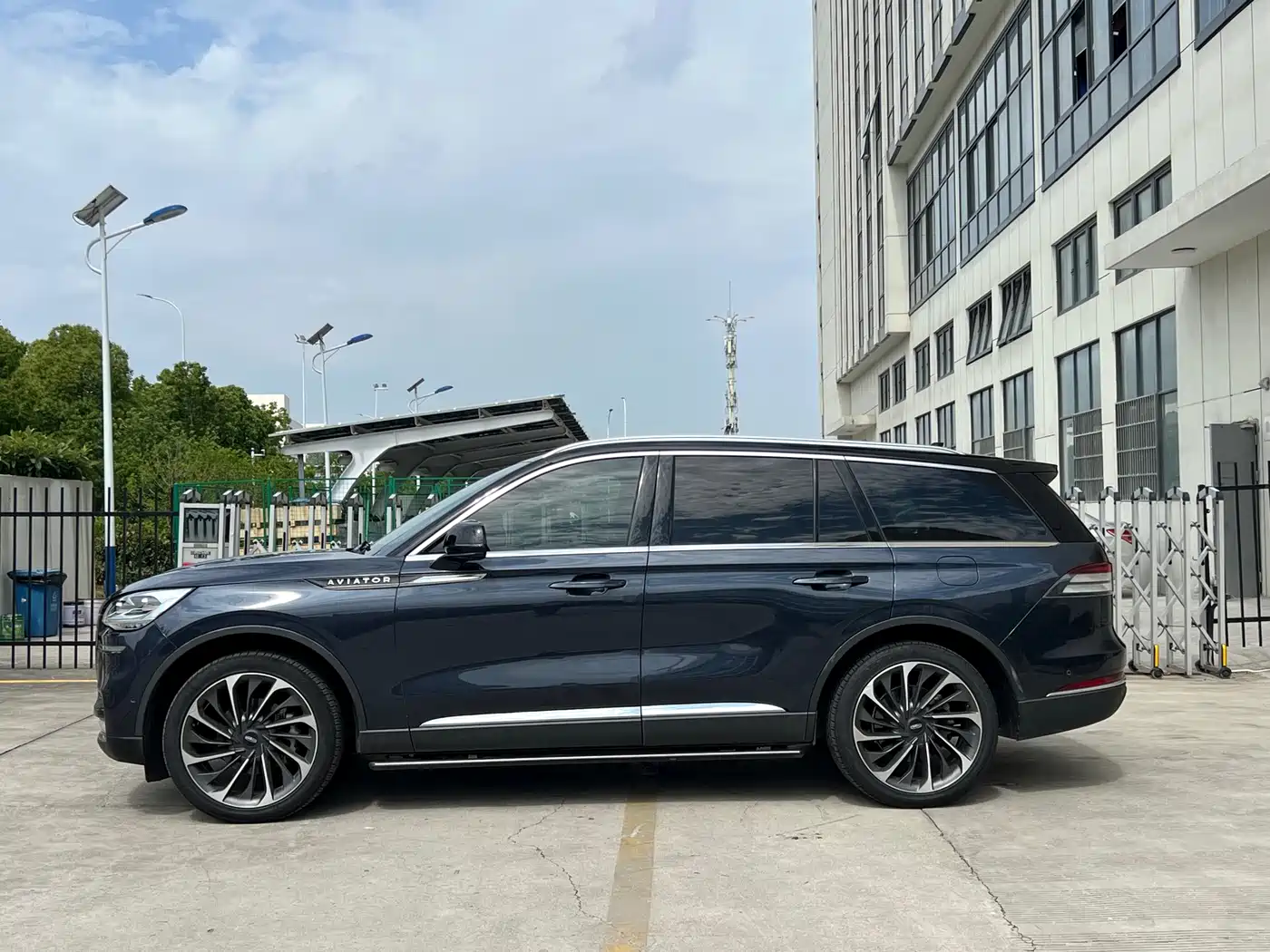 Lincoln Aviator 2021 3.0T V6 4WD Executive Edition фото 4