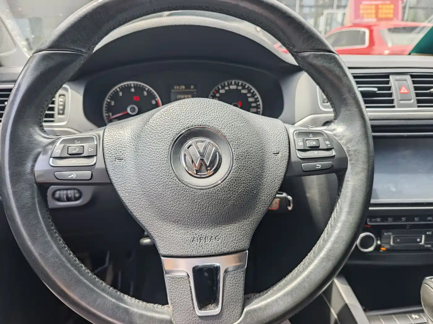 Volkswagen Sagitar 2014 1.4TSI Automatic Luxury фото 11