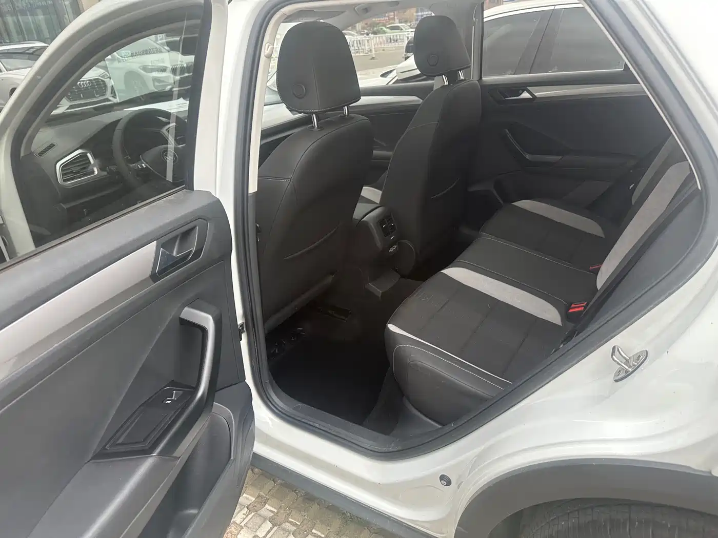 Volkswagen T-ROC 2022 280TSI DSG 2WD Elite PLUS фото 8