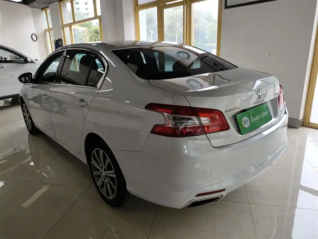Peugeot 408 2016 1.6T Automatic Luxury Edition фото 5