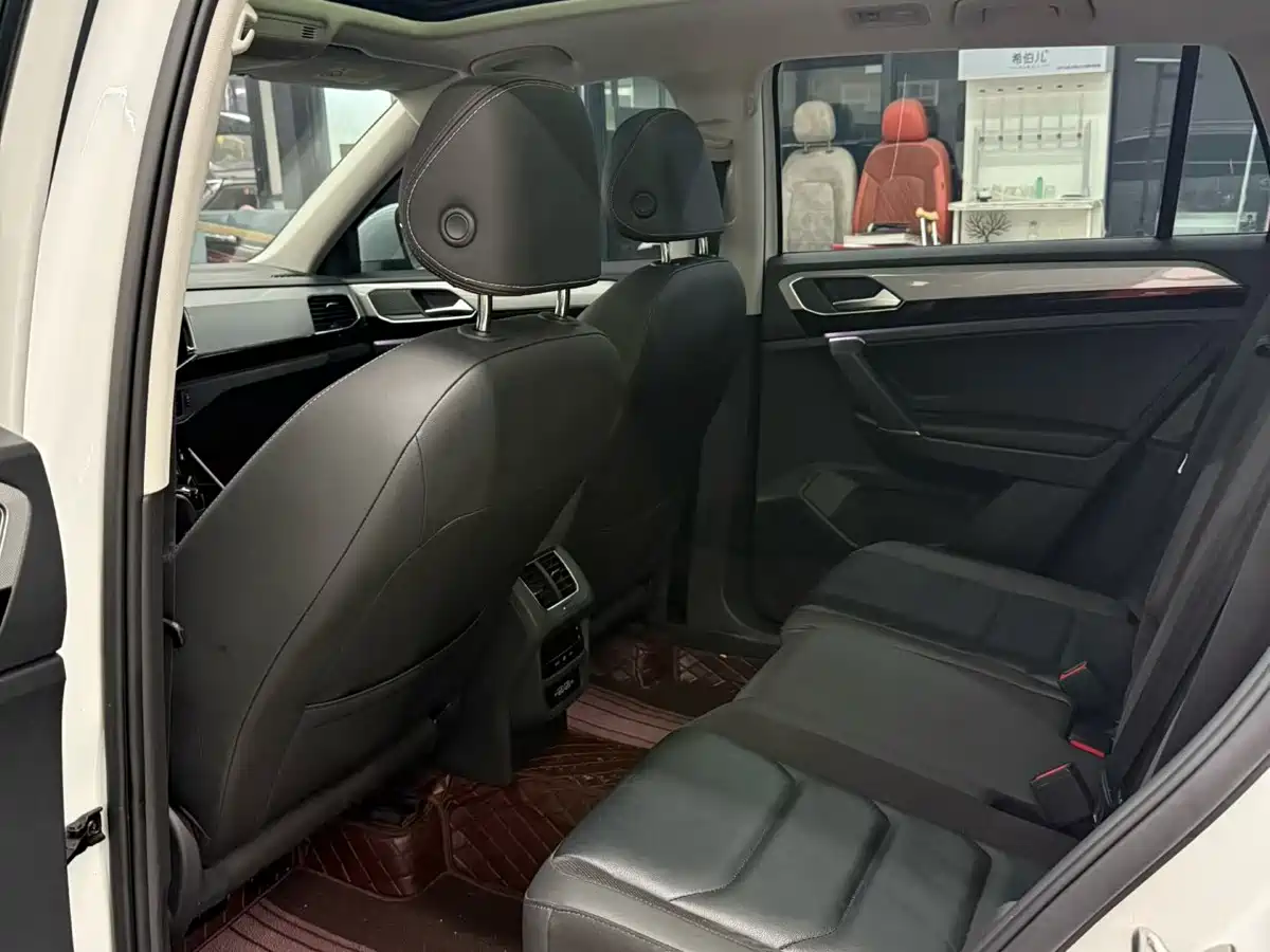 Volkswagen Tayron 2022 330TSI 2WD Luxury Smart Connect Edition фото 6