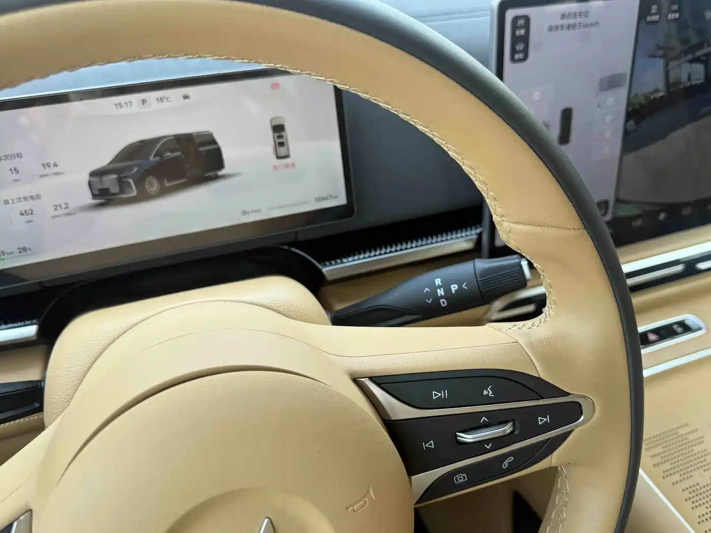 Voyah Auto Voyah Dreamer 2025 Model EV 4WD Premium QianKun Edition фото 8