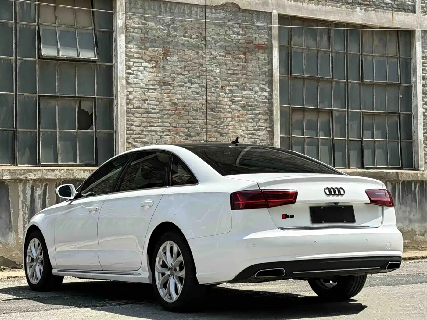 Audi A6L 2018 30th Anniversary 35 TFSI Fashion фото 19
