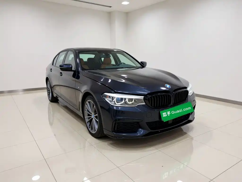 Photo 3 - BMW 5 Series