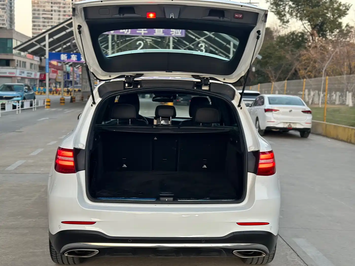 Mercedes-Benz GLC 2018 GLC 300 4MATIC Dynamic фото 12