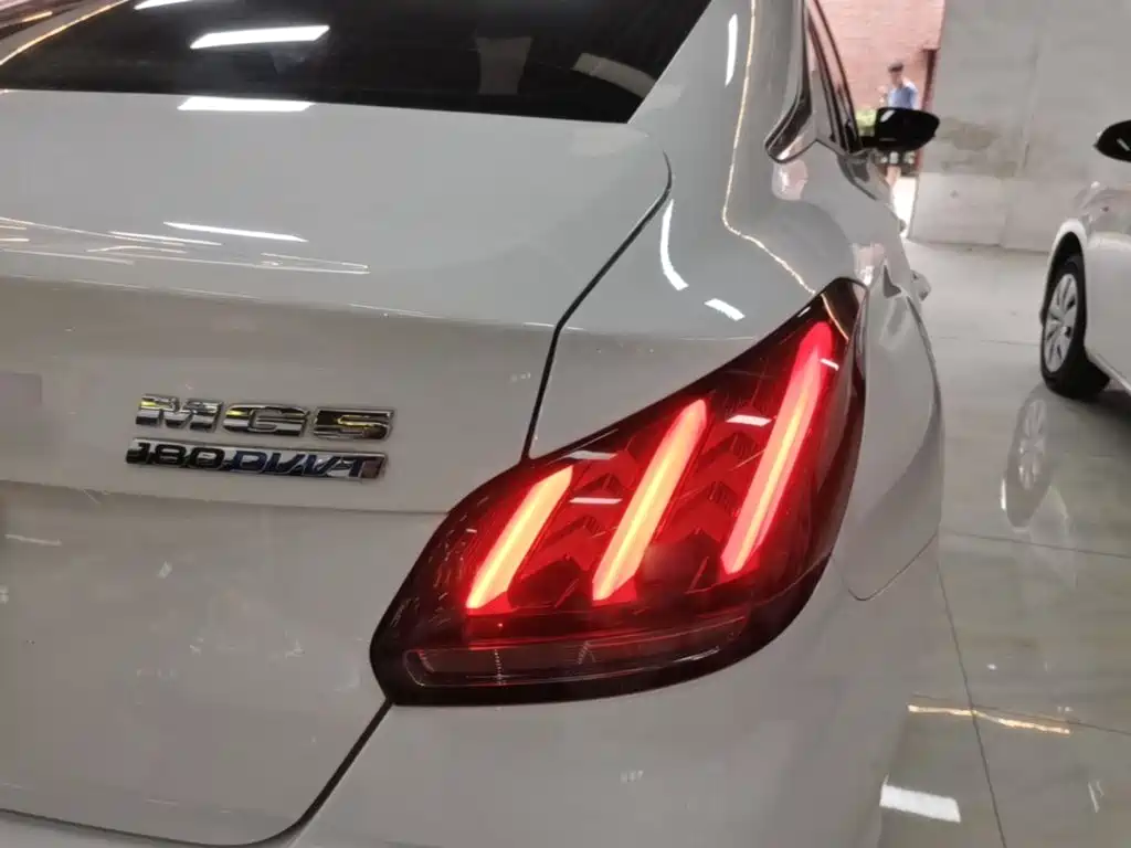 Фото 8 - MG MG5