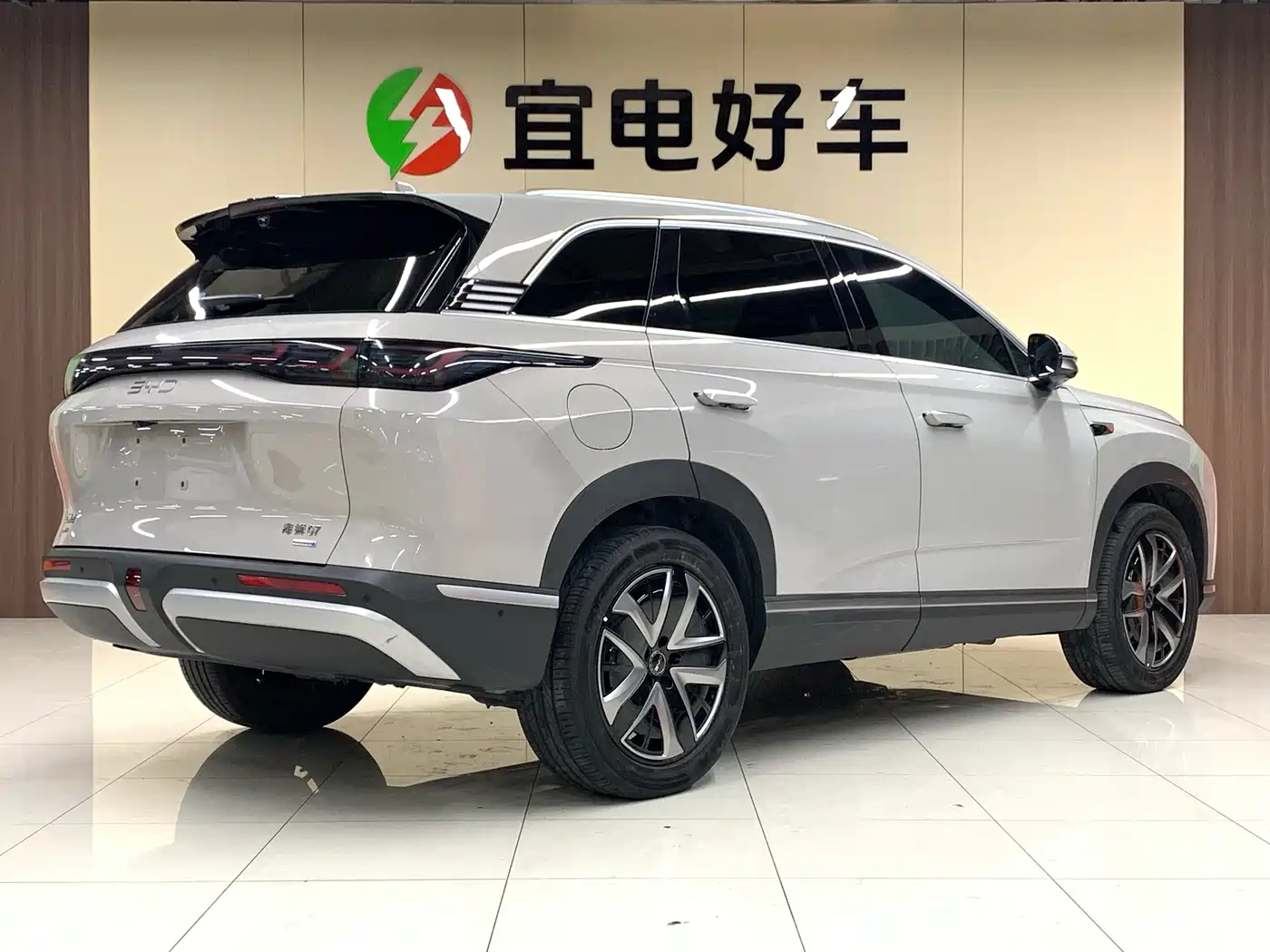 BYD Hai Shi 07 DM-i 2025 150 Pilot+ Edition фото 5