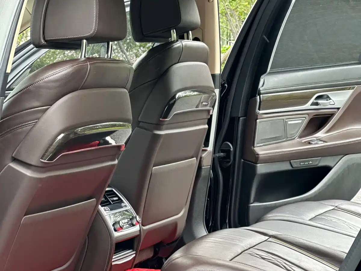 BMW 7 Series 2021 Model 730Li Luxury Package фото 10