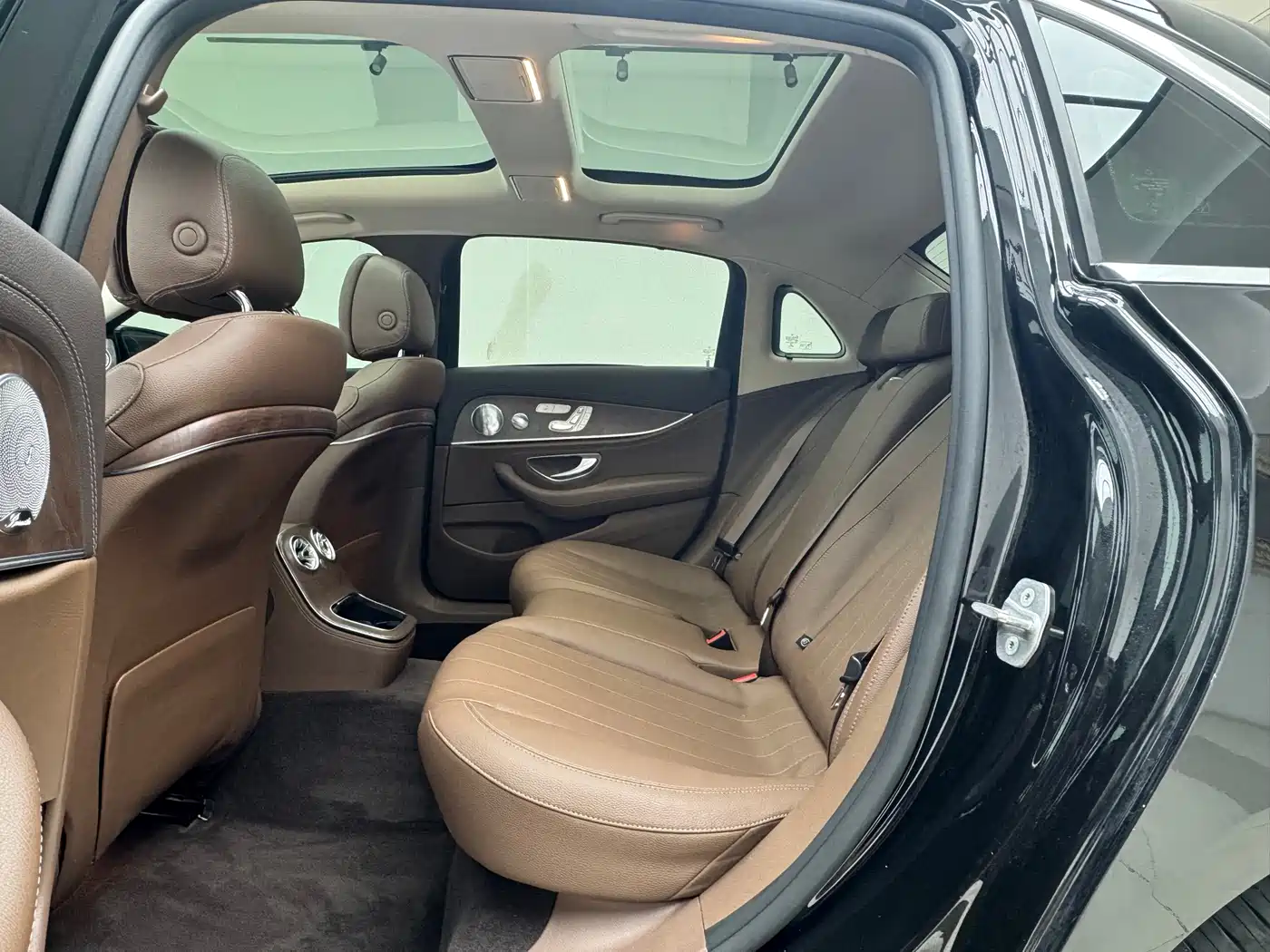 Mercedes-Benz E-Class 2021 E 300 L Luxury фото 15
