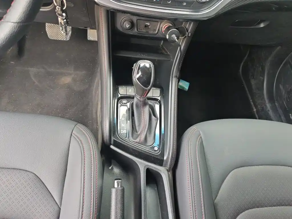 JAC Motors Refine S3 2017 2017 1.6L CVT Luxury Smart