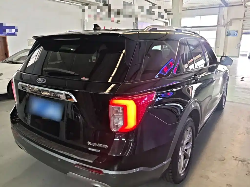 Фото 7 - Ford Explorer