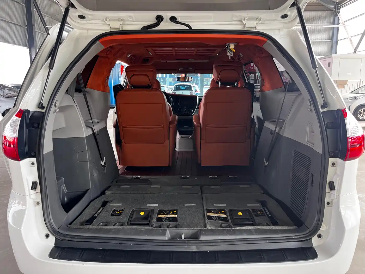 Toyota Sienna 2015 3.5L 4WD L фото 17