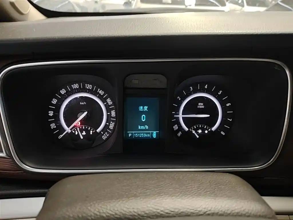 Buick GL8 2018 28T Luxury Model China VI фото 12