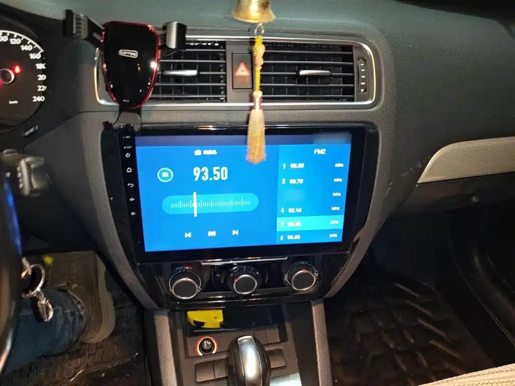 Volkswagen Sagitar 2014 Facelift 1.6L Automatic Leading Version фото 6