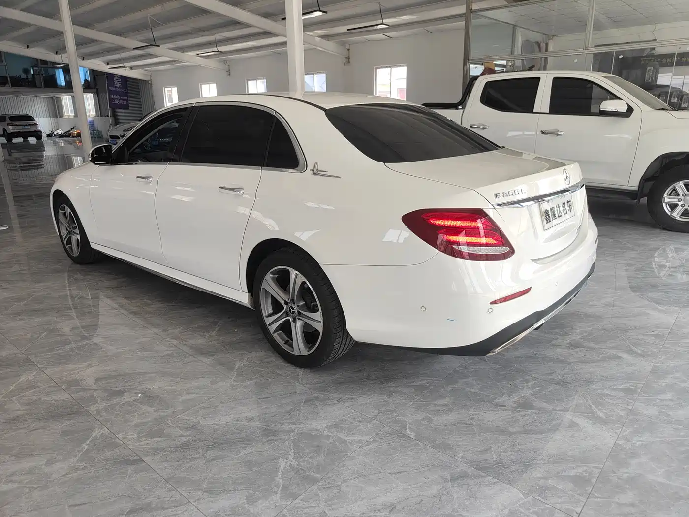 Mercedes-Benz E-Class 2018 Facelift E 200 L Sport фото 4