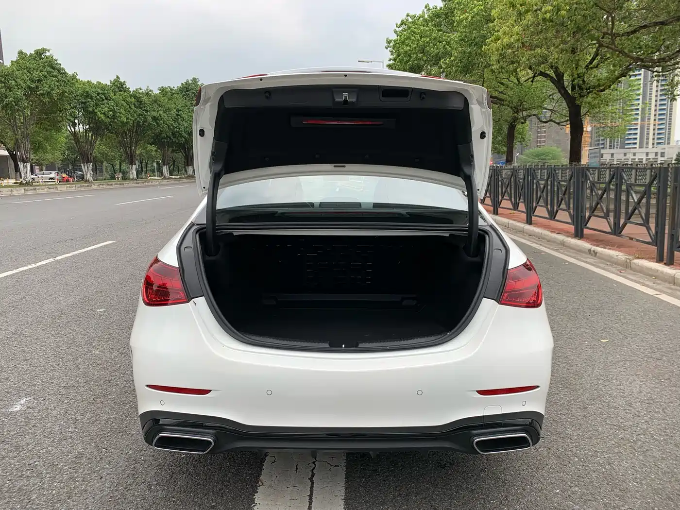 Mercedes-Benz C-Class 2025 C 260 L Night Sport Edition фото 7