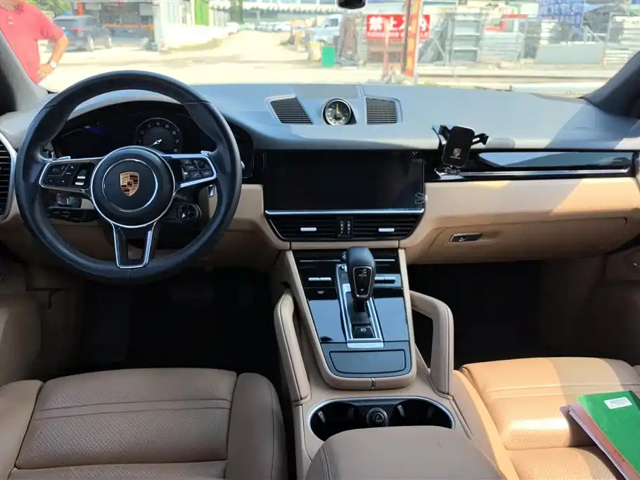 PORSCHE CAYENNE NEW ENERGY