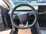 Photo 4 - Tesla Model Y