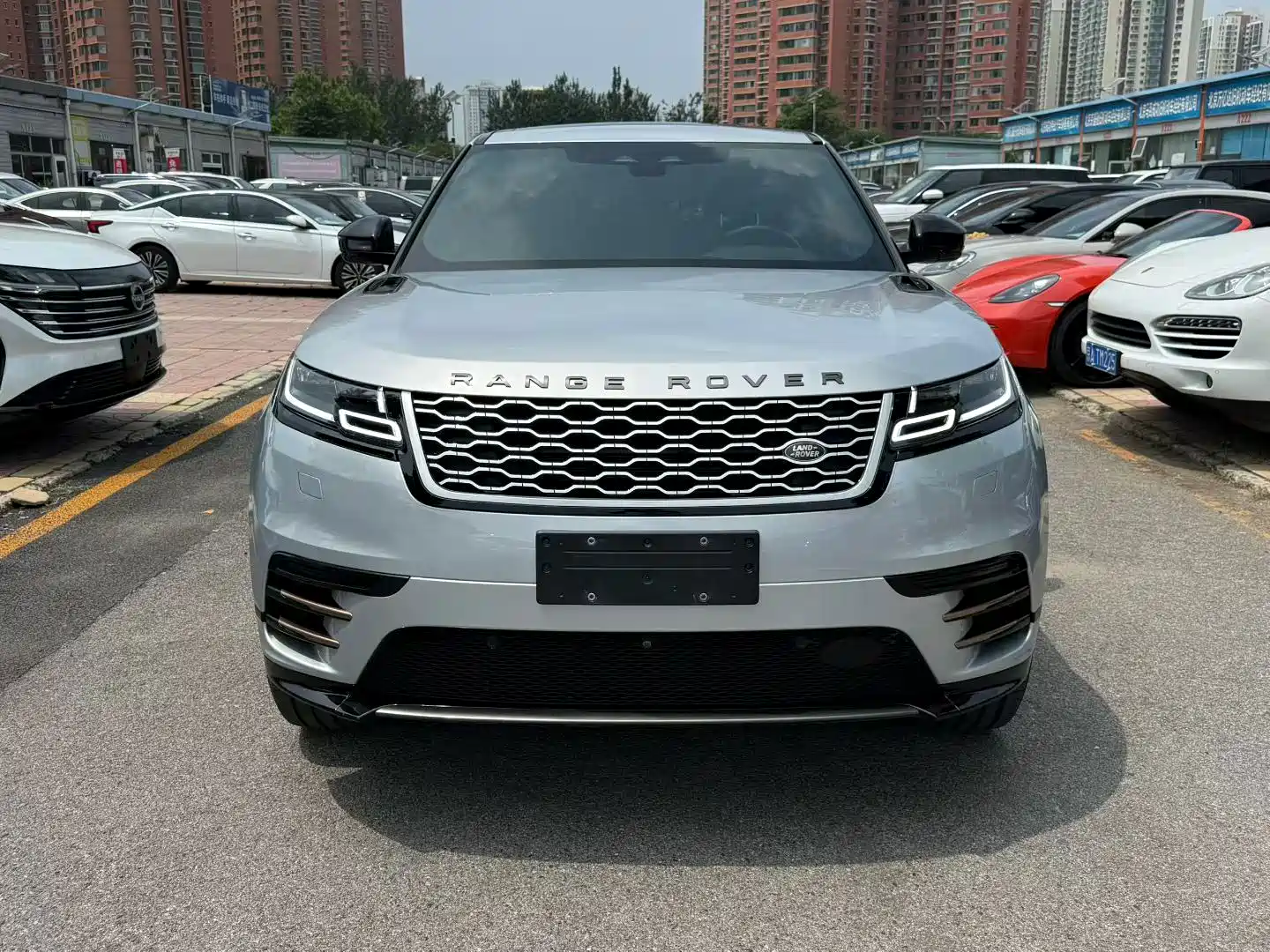 Фото 3 - Land Rover Range Rover Velar