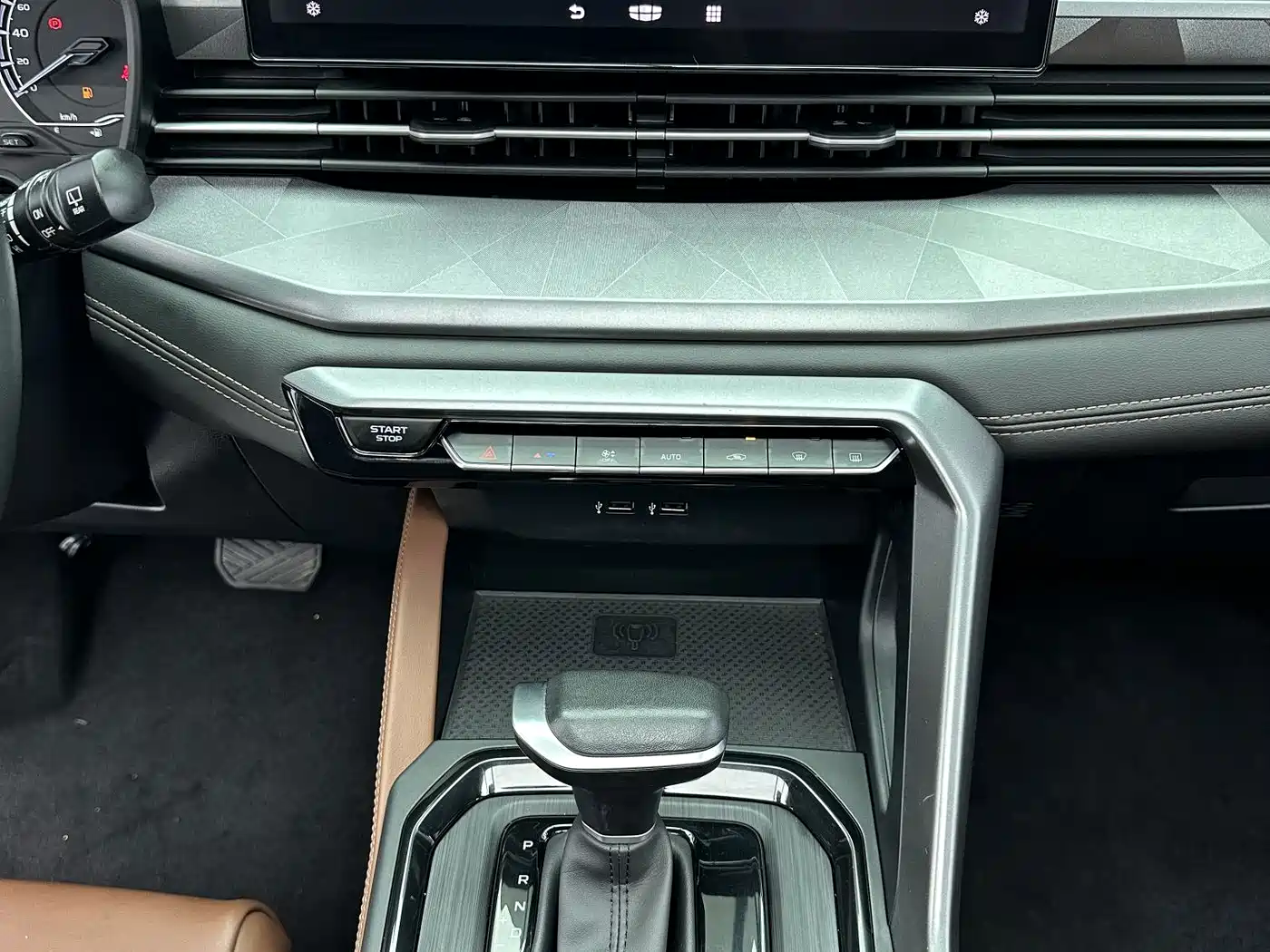 Geely Emgrand X6 2023 2021 Model PRO 1.4T Automatic Premium