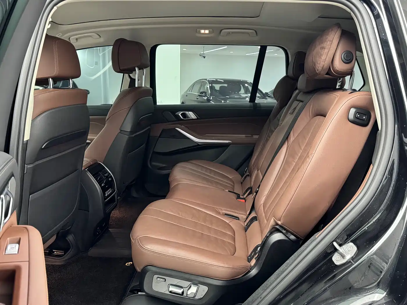 BMW X7 2020 xDrive40i Leading Luxury Package фото 6