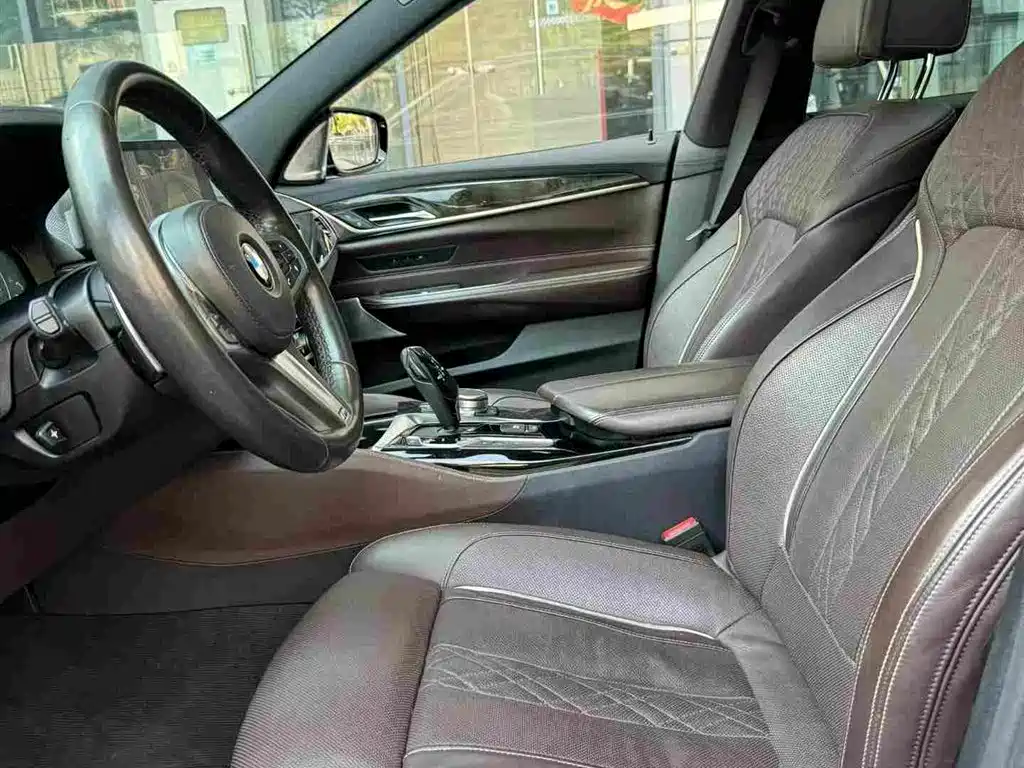 Фото 9 - BMW 6 Series GT