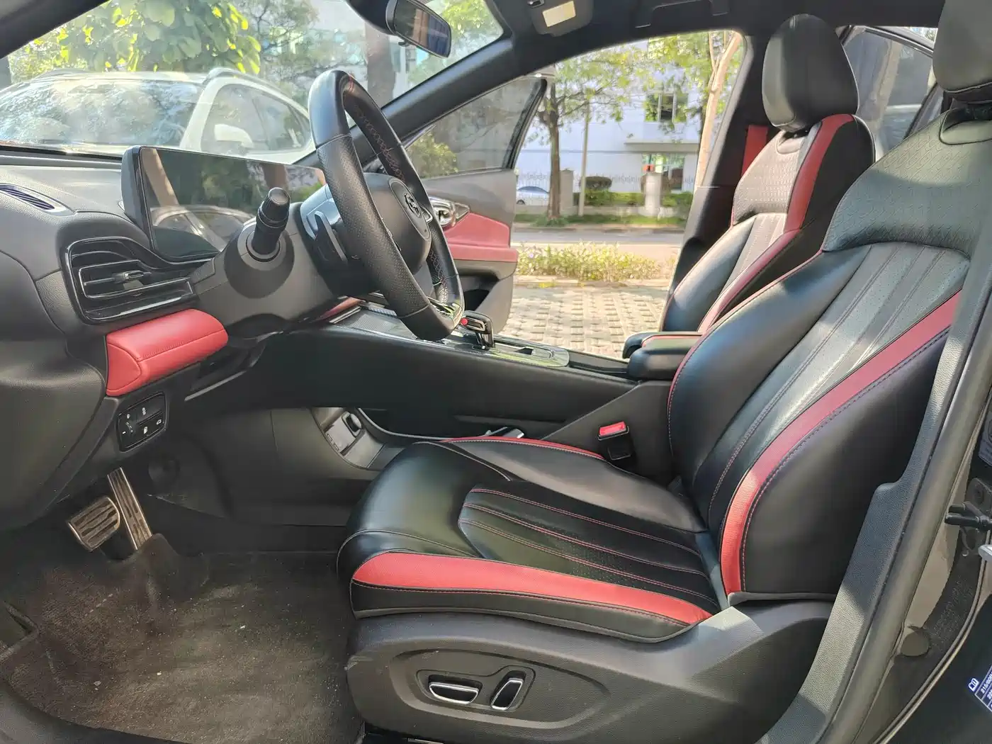 GAC Trumpchi Trumpchi Emkoo 2021 270T DCT J15 Edition фото 4