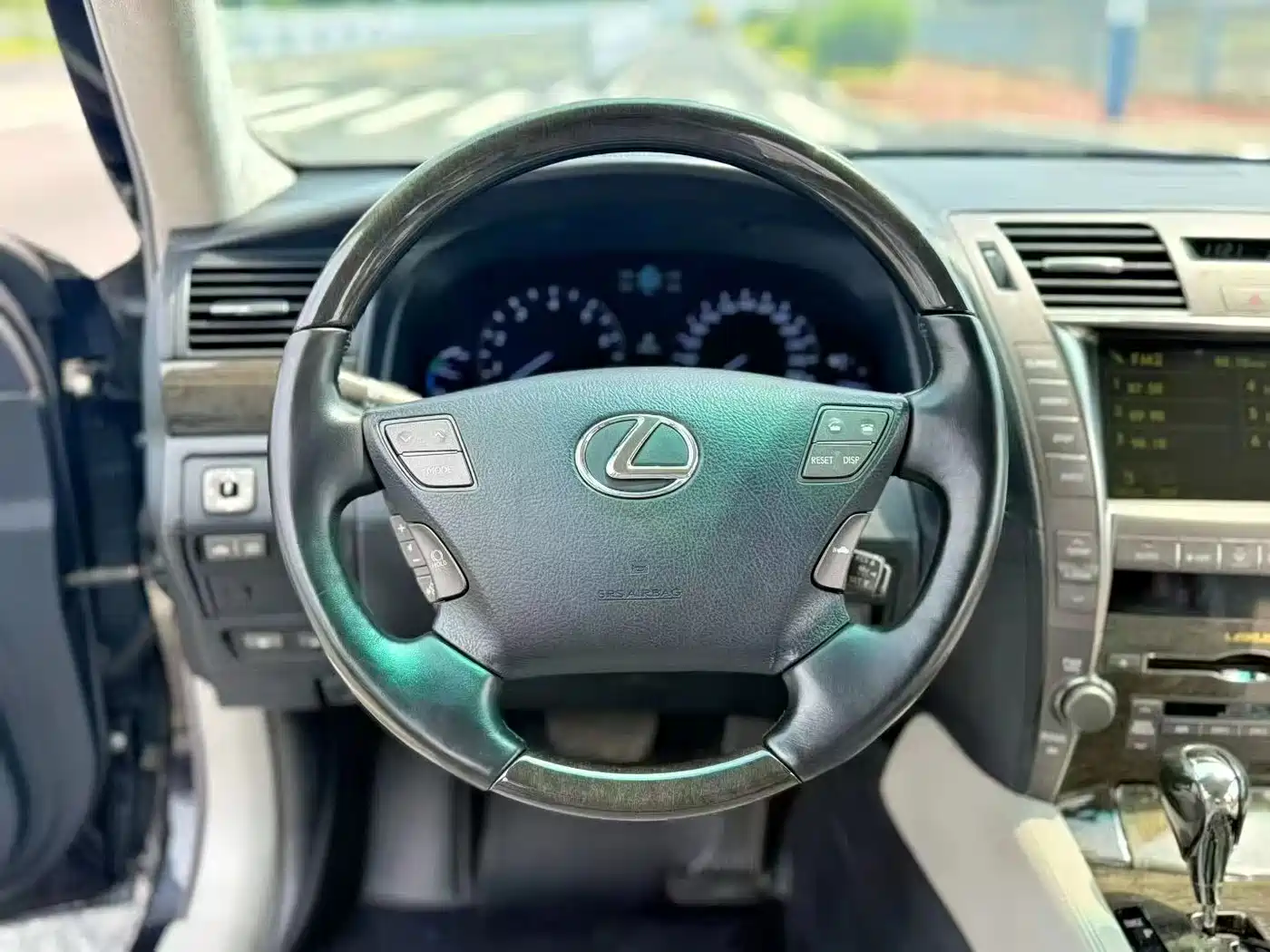 Lexus LS 2007 600hL Premium Edition фото 9