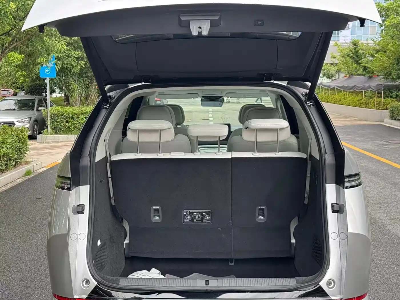 XPeng X9 2025 2025 Extended Range Edition
