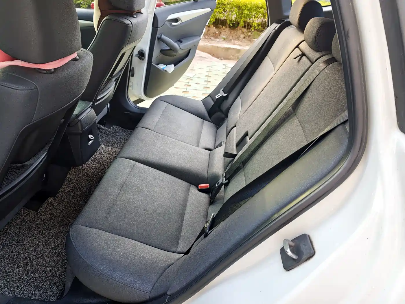 BMW X1 (Import) 2012 sDrive18i Luxury фото 9