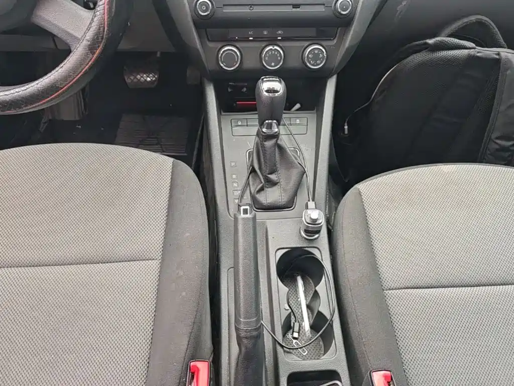 Škoda Octavia 2015 1.6L Automatic逸致版 фото 14