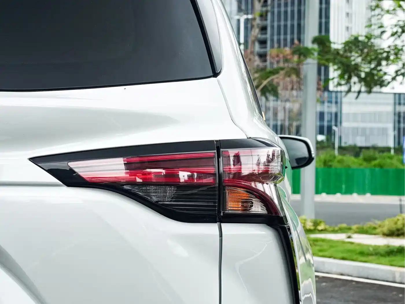 Toyota Granvia 2023 2.5L Hybrid Flagship VIP Edition фото 5