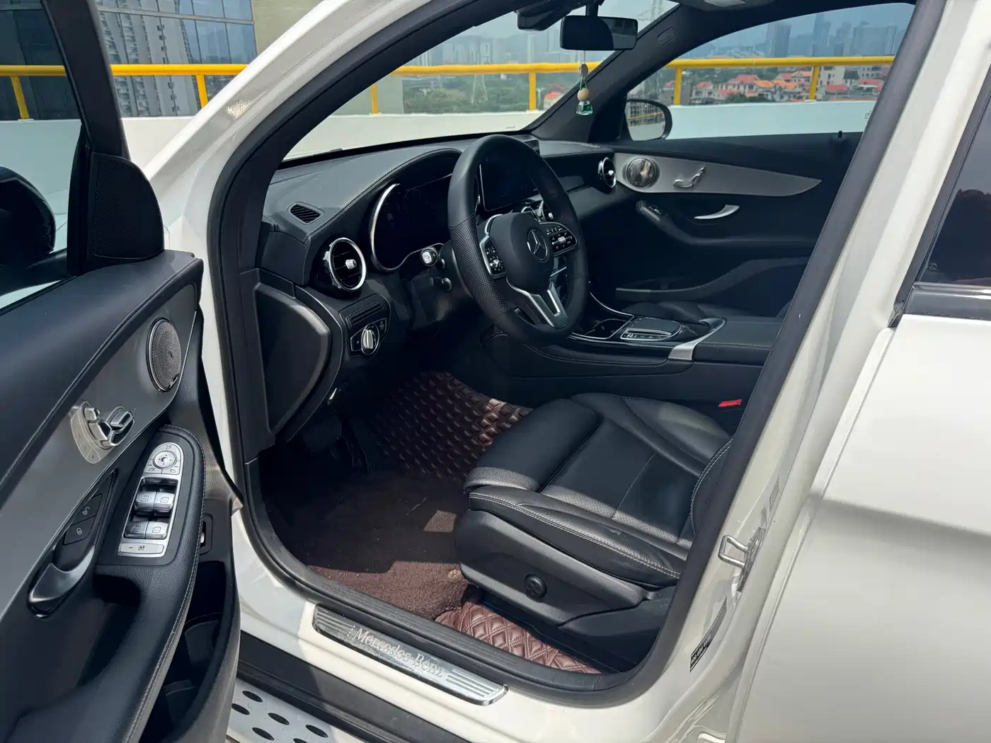 Mercedes-Benz GLC Coupe 2020 GLC 260 4MATIC Coupe SUV фото 4