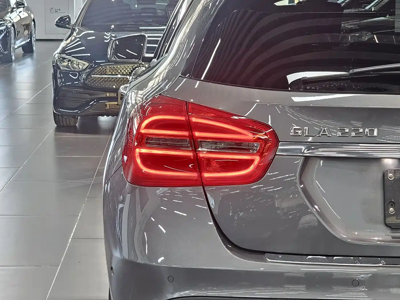 Mercedes-Benz GLA 2015 GLA 220 4MATIC Fashion Edition фото 16