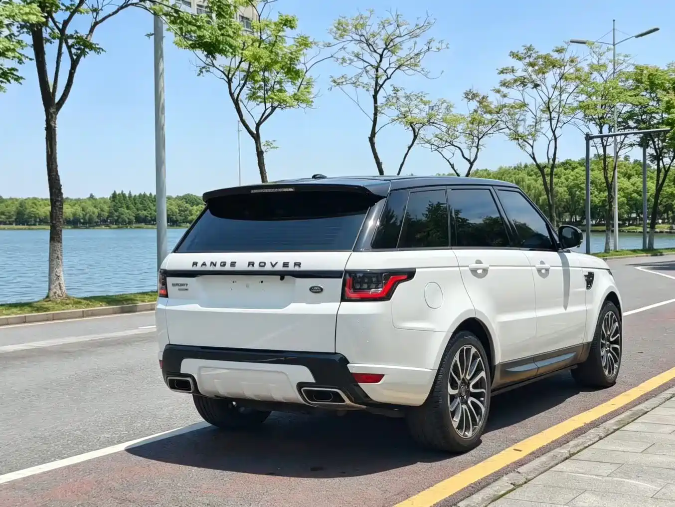 Land Rover Range Rover Sport 2016 3.0 SDV6 HSE фото 7