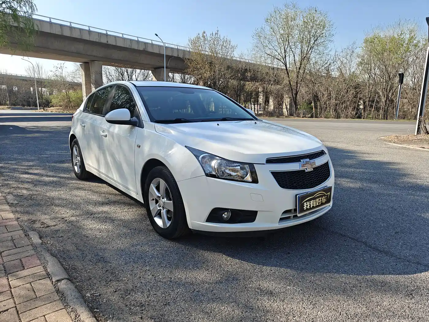 Chevrolet Cruze 2013 Hatchback 1.6L Manual Luxury фото 3