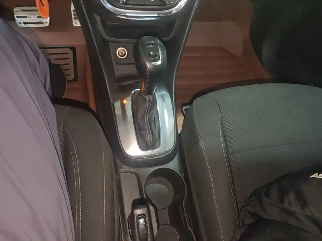 Фото 14 - Buick Encore