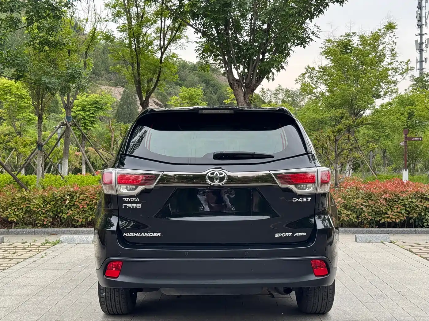 Toyota Highlander 2017 2.0T 4WD Gloss Black Limited Edition фото 14