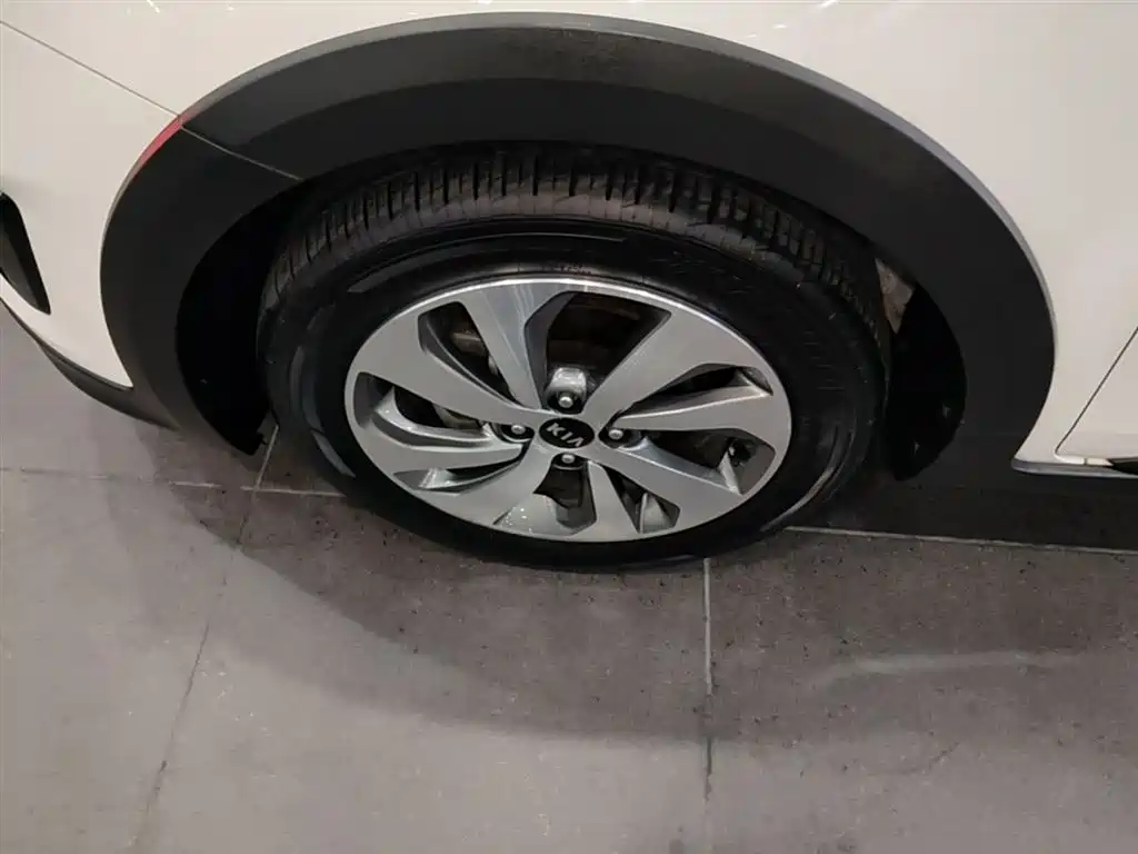Kia KX CROSS 2019 1.6L Automatic Smart Sunroof Edition China VI фото 23