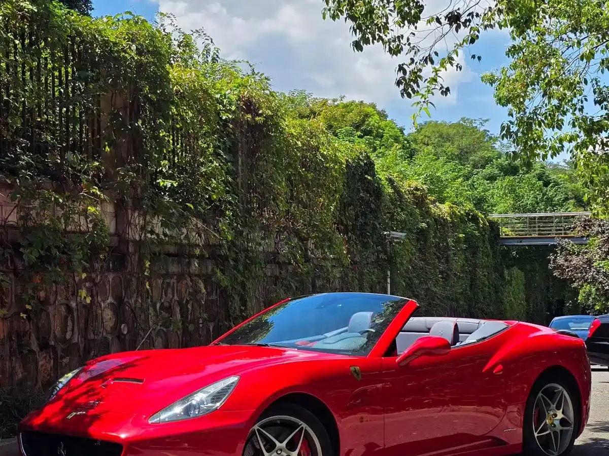 Ferrari California T 2010 2009 4.3L Standard