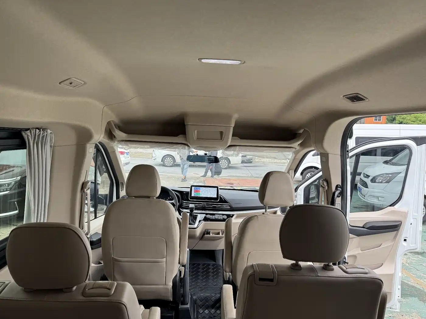 SAIC Maxus Xintu V90 2024 Zhida Commercial Version 2.0T Automatic RWD Long Wheelbase High Roof Single Rear Tire 9-Seater фото 11