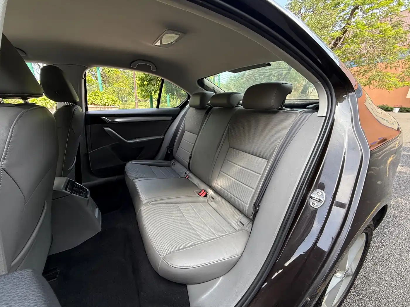 Škoda Octavia 2015 1.6L Automatic逸杰版 фото 9