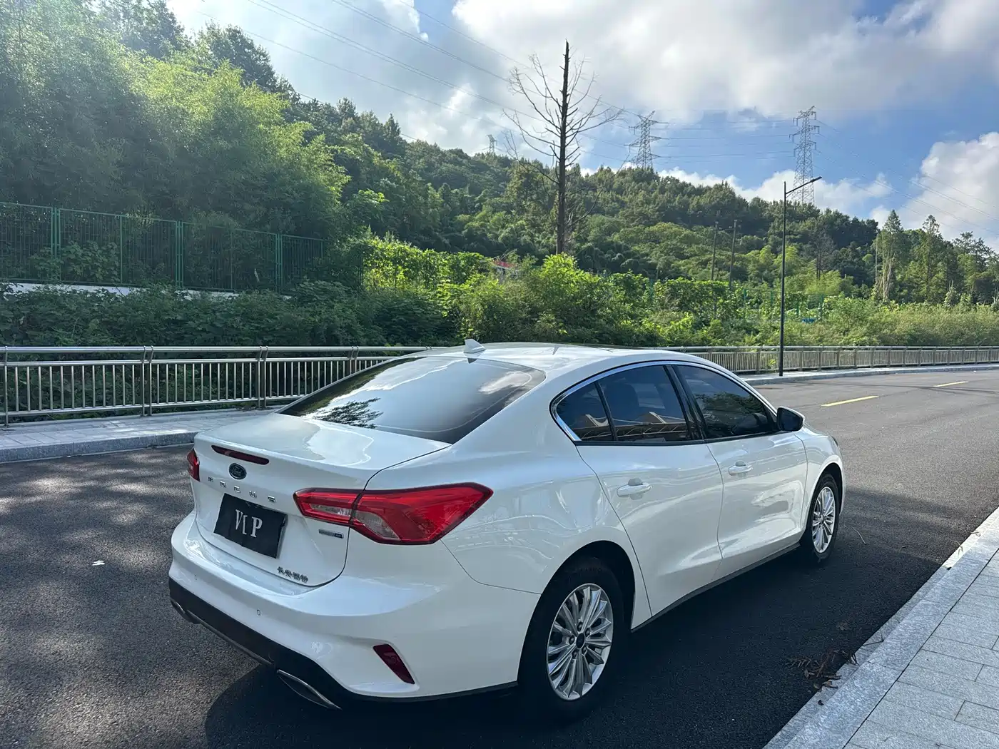 Ford Focus 2022 2021 Hatchback EcoBoost 180 Auto Trend