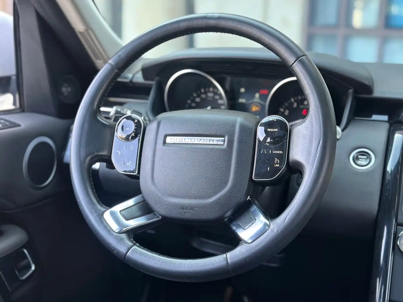 Land Rover Discovery 2019 3.0 SC V6 SE фото 20